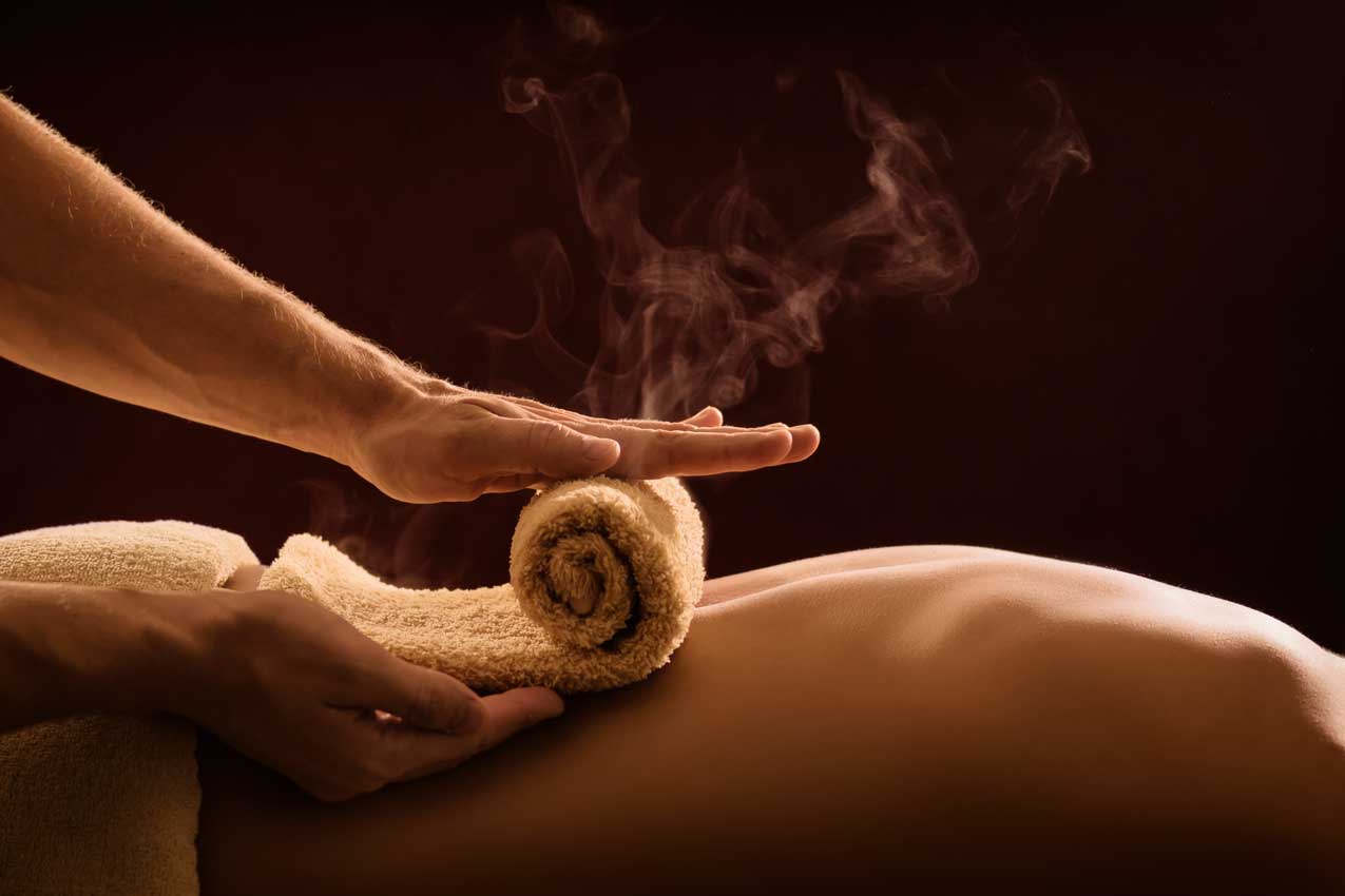 Hot-Towel-Massage